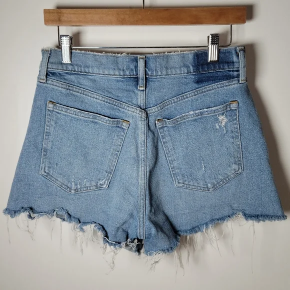 Abercrombie & Fitch The 4" Mom Medium Wash Short High Rise Raw Cut Hem Size 29/8 - Picture 7 of 10